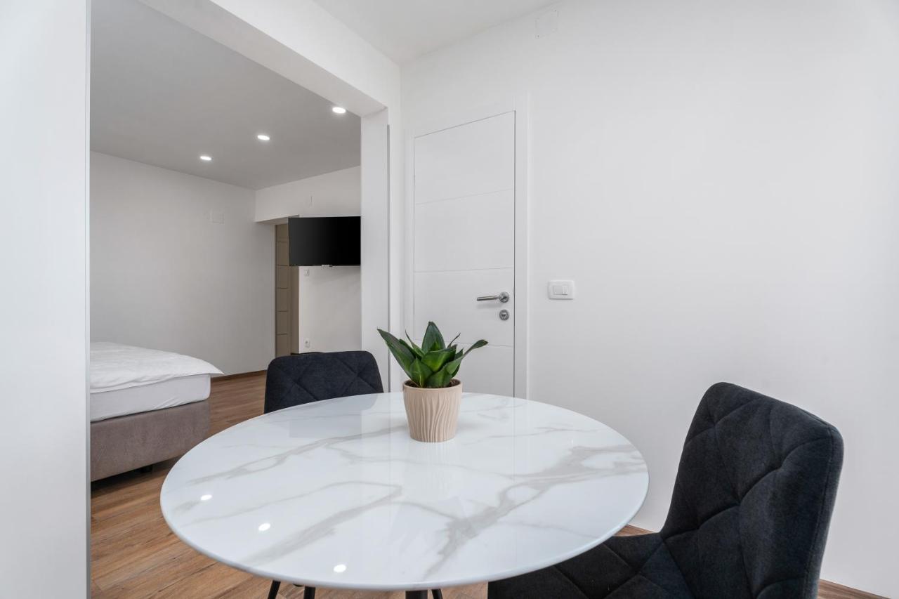 Apartmani Marko 오미스 외부 사진